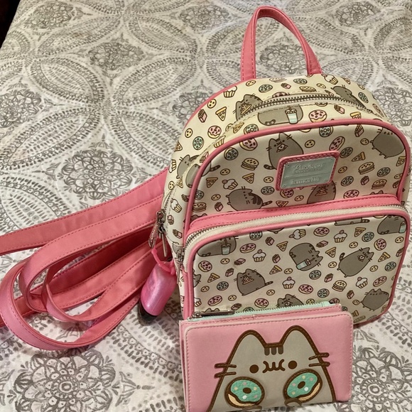 Pusheen Backpack & Matching Wallet - Picture 3 of 9